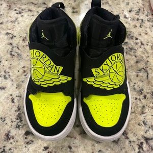 Sky Jordan Velcro no tie